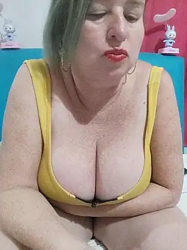 Snapshot of Miss-tetas chatting on October 2, 2025, 11:19 pm Miss-tetas online show from October 2, 2025, 11:19 pm