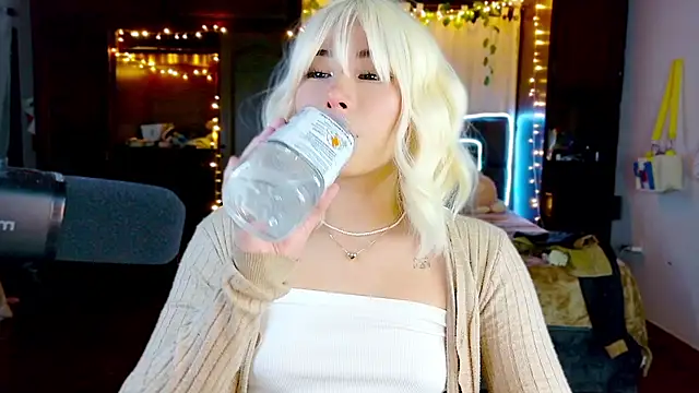 Shisuku Sophi online show from February 7, 2026, 3:58 am