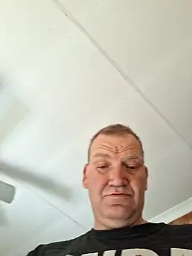 wallacelegend online show from November 5, 2025, 6:05 am