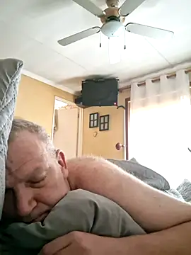 wallacelegend online show from February 19, 2026, 5:37 am