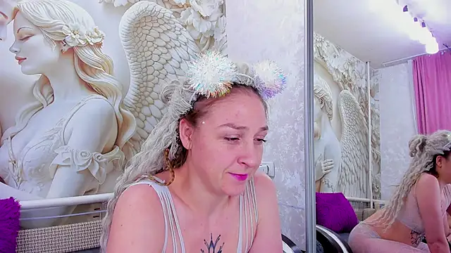 Snapshot of Gerald_and_Kristy chatting on February 3, 2026, 11:37 am Gerald and Kristy online show from February 3, 2026, 11:37 am