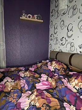 cherryxlady4 online show from October 6, 2025, 9:37 pm