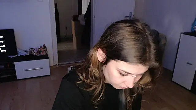 Snapshot of Aliens4twenty chatting on November 28, 2025, 12:05 pm Aliens4twenty online show from November 28, 2025, 12:05 pm