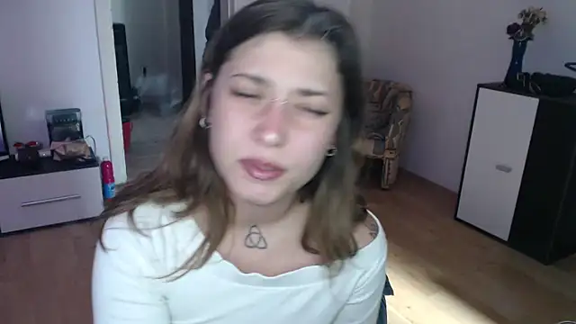 Snapshot of Aliens4twenty chatting on November 5, 2025, 8:39 am Aliens4twenty online show from November 5, 2025, 8:39 am