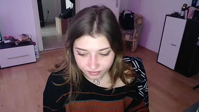 Snapshot of Aliens4twenty chatting on November 7, 2025, 8:52 am Aliens4twenty online show from November 7, 2025, 8:52 am