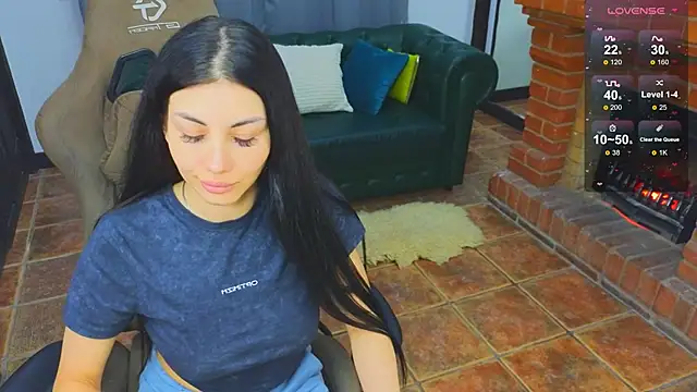 Emmi Swon online show from October 17, 2025, 6:43 pm