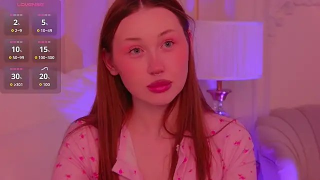 Snapshot of NancySmitts chatting on December 18, 2025, 4:11 pm NancySmitts online show from December 18, 2025, 4:11 pm