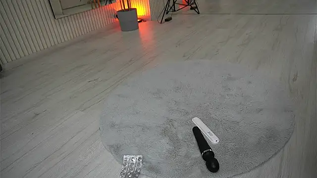 EmmaBlanco online show from October 15, 2025, 6:27 pm