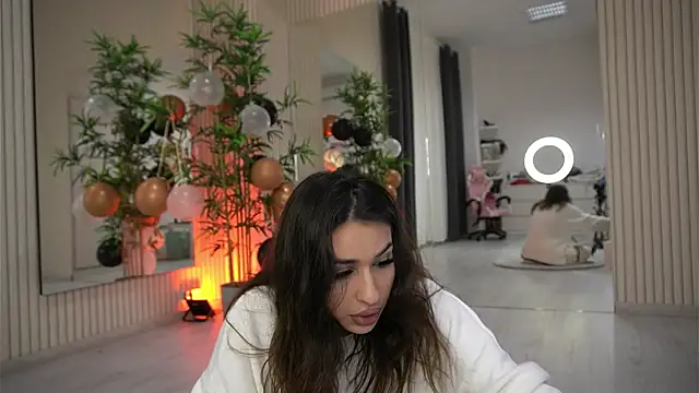 EmmaBlanco online show from November 25, 2025, 8:42 pm