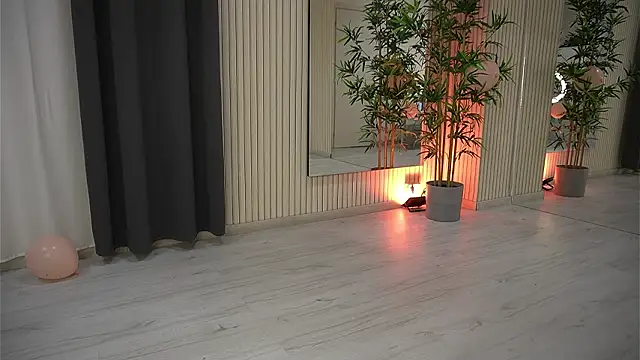 EmmaBlanco online show from March 3, 2026, 7:32 pm