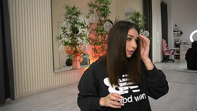 EmmaBlanco online show from November 21, 2025, 8:30 pm