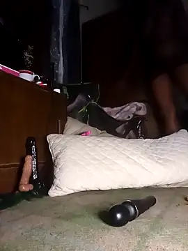 RFeltomWhitJ online show from October 22, 2025, 11:36 pm