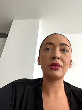 ItsCOCOx online show from November 13, 2025, 11:58 am