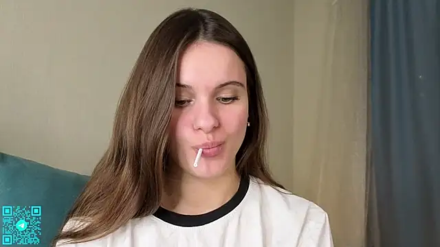 chloemilka online show from October 25, 2025, 5:35 pm