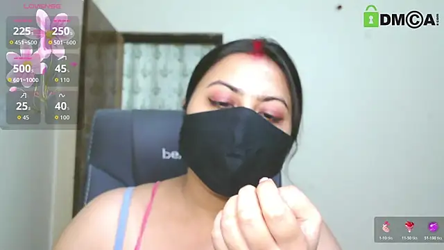 SassyWildCouple online show from May 17, 2026, 1:33 pm