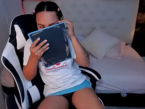 salome rojas  online show from January 14, 2026, 8:12 pm