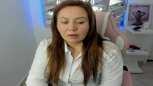 Snapshot of camixxx_m chatting on October 20, 2025, 12:38 pm camixxx m online show from October 20, 2025, 12:38 pm