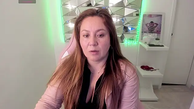 Snapshot of camixxx_m chatting on October 15, 2025, 1:08 pm camixxx m online show from October 15, 2025, 1:08 pm