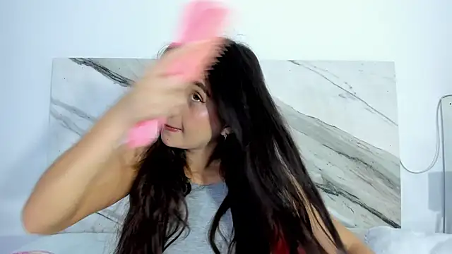 Snapshot of thamiina_ chatting on September 24, 2025, 7:09 pm thamiina online show from September 24, 2025, 7:09 pm