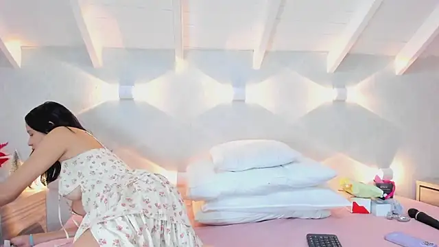 Princesita Sofia  online show from December 15, 2025, 8:36 pm