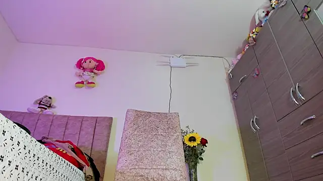 hot Dariana pantyhose online show from February 9, 2026, 1:20 pm