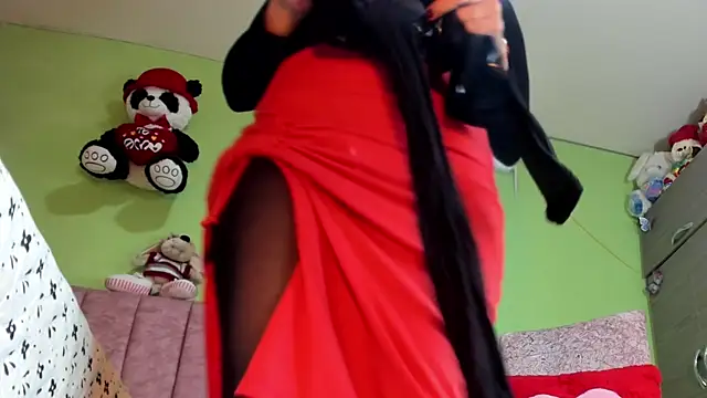 hot Dariana pantyhose online show from November 13, 2025, 3:49 pm