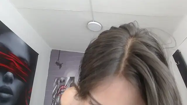 Snapshot of aleesha_cameron02 chatting on November 6, 2025, 11:47 am aleesha cameron02 online show from November 6, 2025, 11:47 am