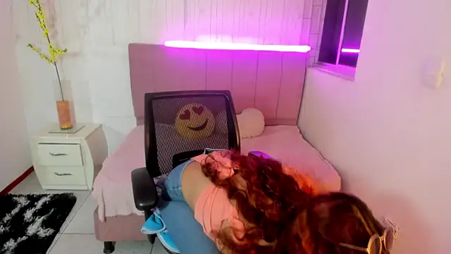 anna moon11 online show from January 17, 2026, 4:49 am