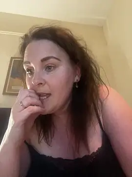 Snapshot of laceygreen chatting on June 12, 2026, 10:40 pm laceygreen online show from June 12, 2026, 10:40 pm