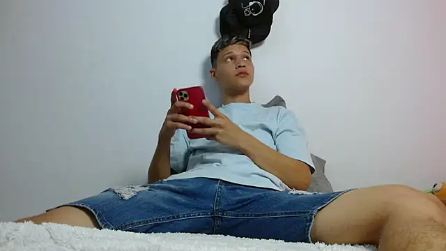 Twinkcock22 online show from April 12, 2026, 4:27 am