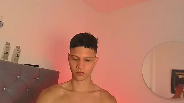 Snapshot of Twinkcock22 chatting on October 14, 2025, 10:20 pm Twinkcock22 online show from October 14, 2025, 10:20 pm