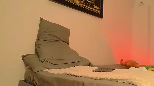 Snapshot of Twinkcock22 chatting on November 14, 2025, 12:36 am Twinkcock22 online show from November 14, 2025, 12:36 am