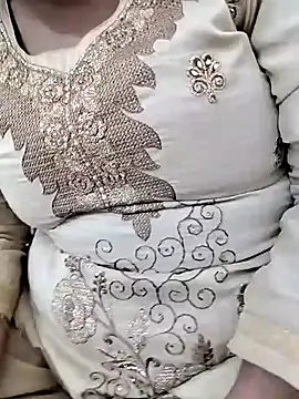 BHABHIJAAN7317 online show from November 10, 2025, 3:11 am