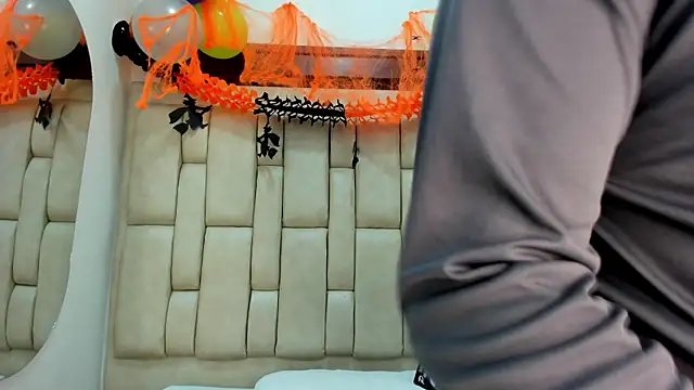 DavilANDkevin2 online show from October 24, 2025, 12:09 am