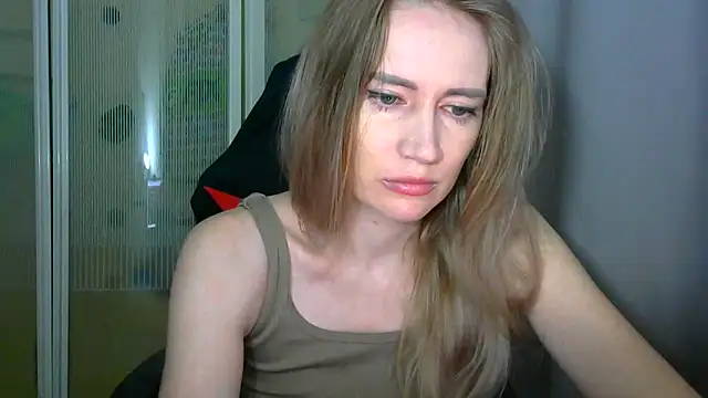 Snapshot of JessFoxxx chatting on March 25, 2026, 4:12 am JessFoxxx online show from March 25, 2026, 4:12 am