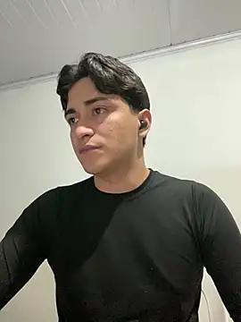 Tavinho067 online show from May 20, 2026, 1:13 am