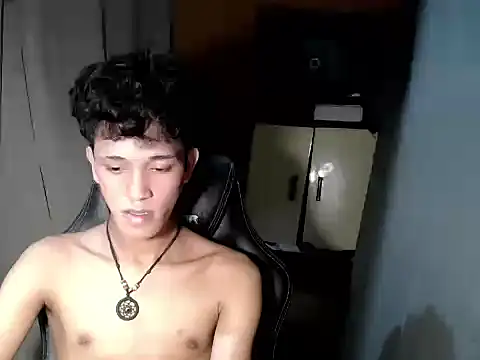 kenbigcockxx online show from October 26, 2025, 8:04 am