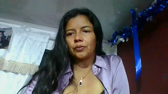 DianaOchoa  online show from January 7, 2026, 10:53 am