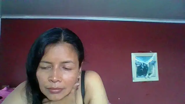 DianaOchoa  online show from October 8, 2025, 7:14 pm