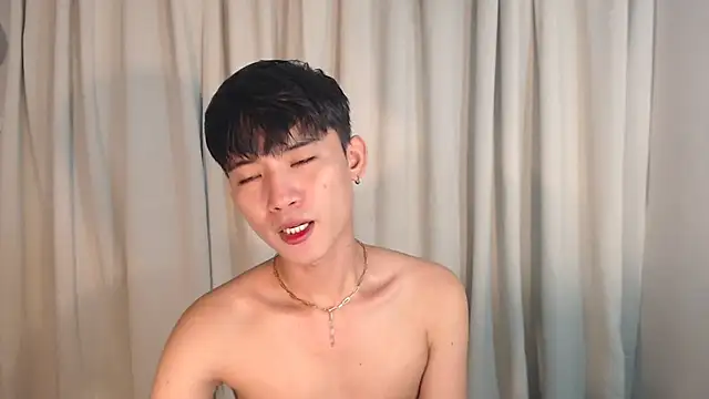 Snapshot of asian_dai chatting on September 24, 2025, 6:42 am asian dai online show from September 24, 2025, 6:42 am