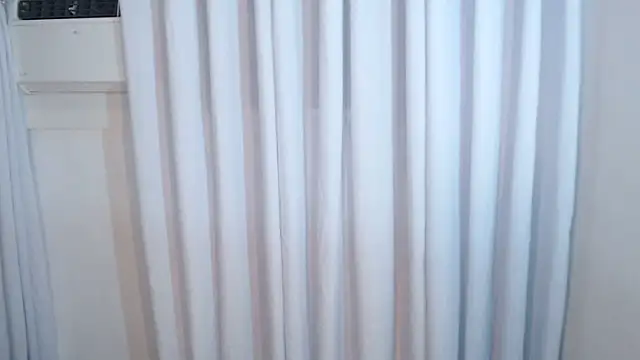 Snapshot of _prettykylie_ chatting on December 3, 2025, 12:37 pm prettykylie online show from December 3, 2025, 12:37 pm