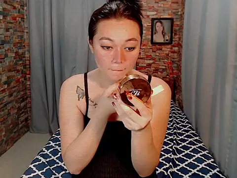 Snapshot of cutemac69 chatting on October 4, 2025, 1:45 pm cutemac69 online show from October 4, 2025, 1:45 pm