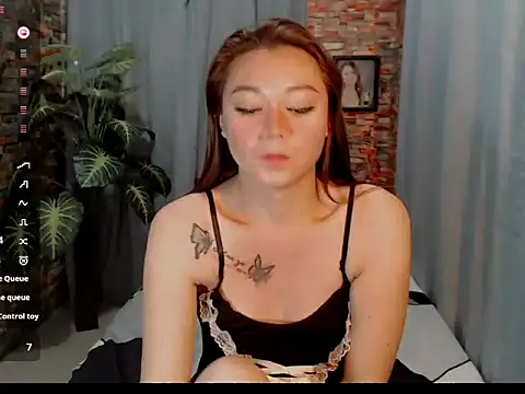 cutemac69 online show from November 6, 2025, 11:58 am