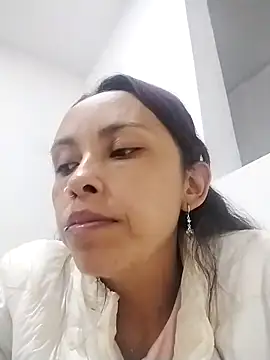 valeriasweet  online show from February 5, 2026, 11:22 pm