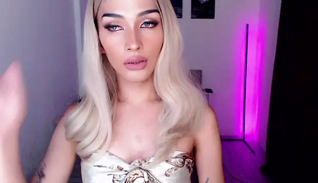 Snapshot of Alicegreenexx chatting on April 13, 2026, 11:09 pm Alicegreenexx online show from April 13, 2026, 11:09 pm