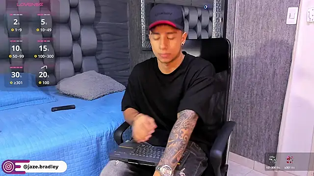 jaze bradley online show from October 2, 2025, 5:16 pm