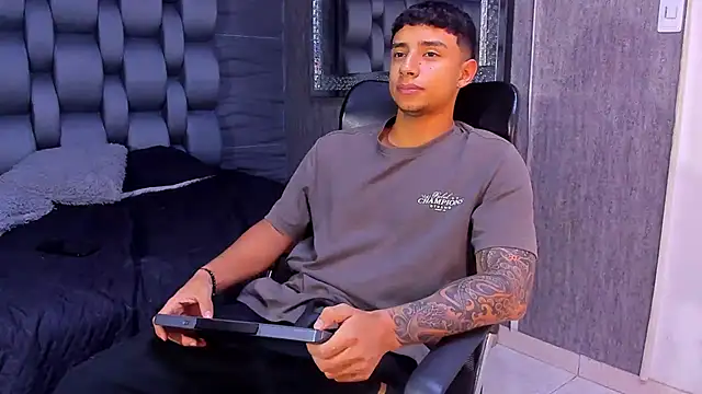 jaze bradley online show from September 18, 2025, 11:35 am