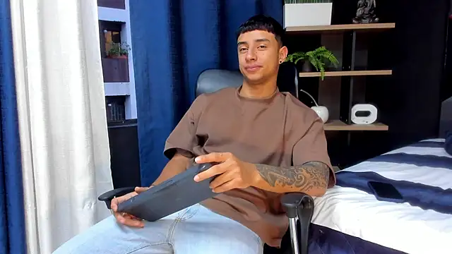 jaze bradley online show from January 12, 2026, 11:28 am