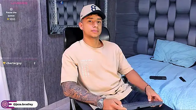 jaze bradley online show from October 15, 2025, 11:40 am