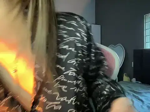 Snapshot of Min_sara69 chatting on November 29, 2025, 3:28 am Min sara69 online show from November 29, 2025, 3:28 am